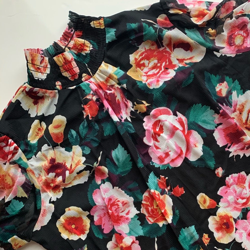 Floral Top - Picture 4 of 7